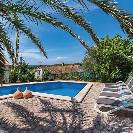 Cozy Apartment In Pula With Wifi Apartment
