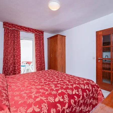 Apartment Cozy Apartment In Pula With Wifi