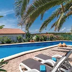 Stunning In With Wifi Pula