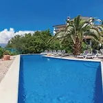 Stunning In With Wifi Appartement Pula
