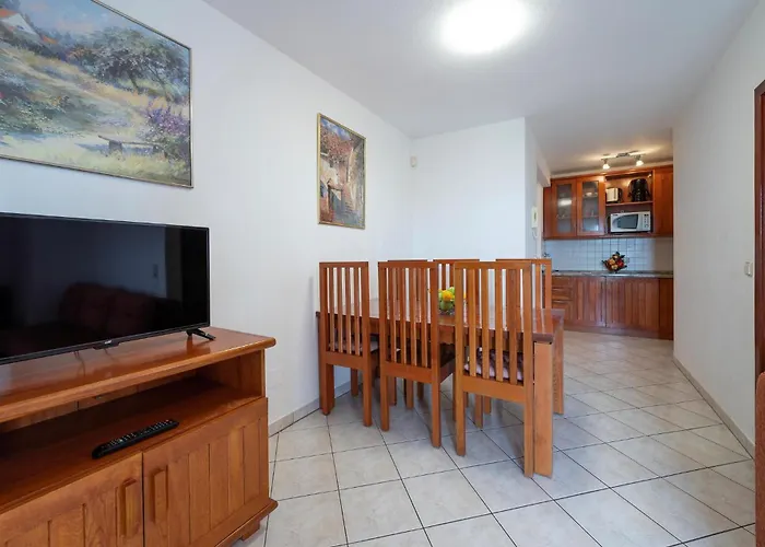 Apartamento Cozy In With Wifi Pula