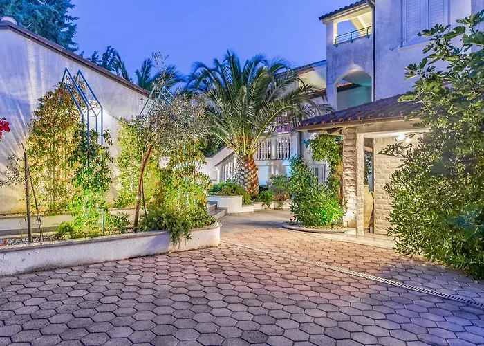 Cozy In With Wifi Apartamento Pula